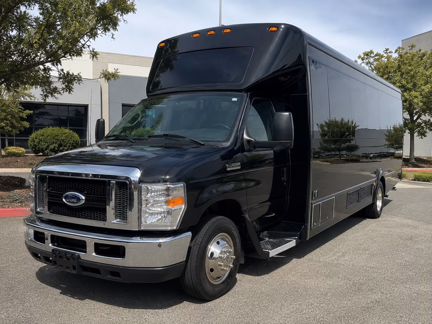 party buses and minibuses for orlando s urban wine crawl scene