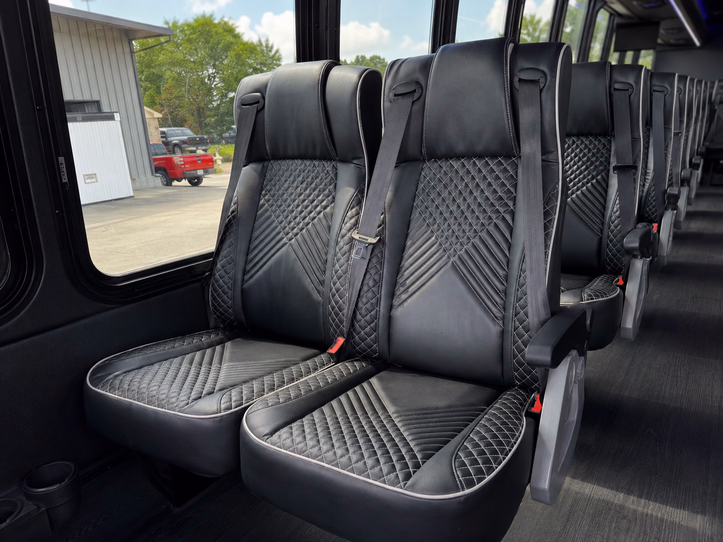 we help you compare every bus type so your orlando wedding weekend runs on schedule